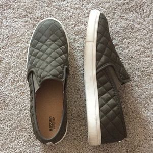 Mossimo slip on olive green shoes 10